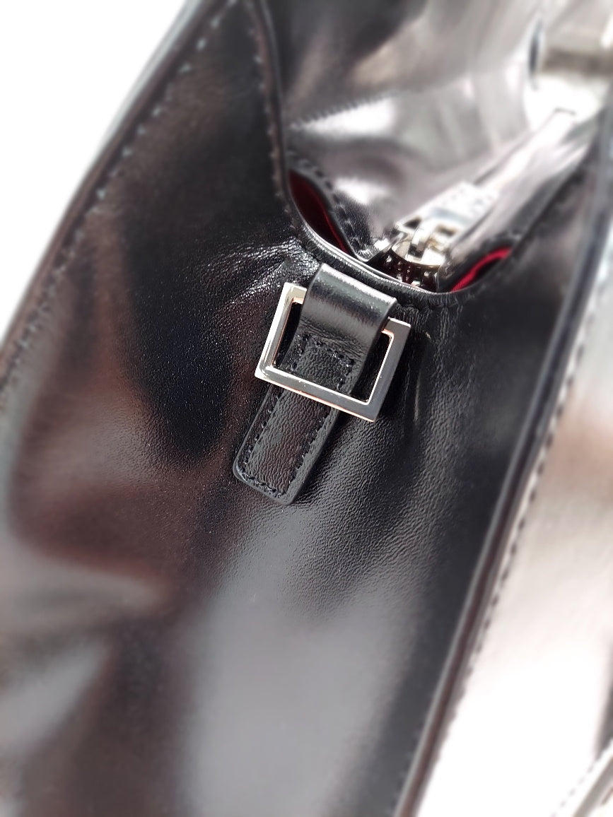black shoulder handbag collection