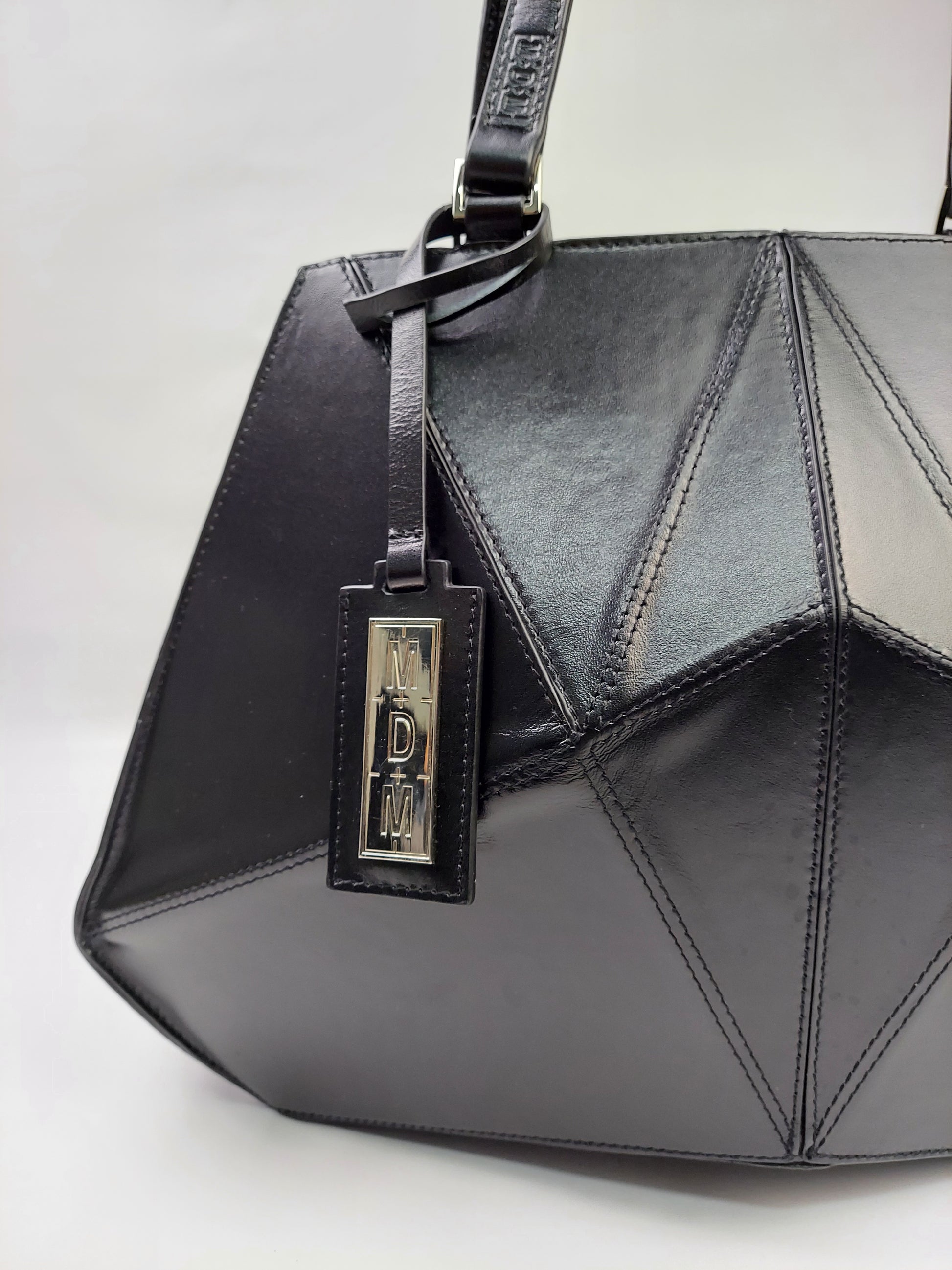 black shoulder handbag collection