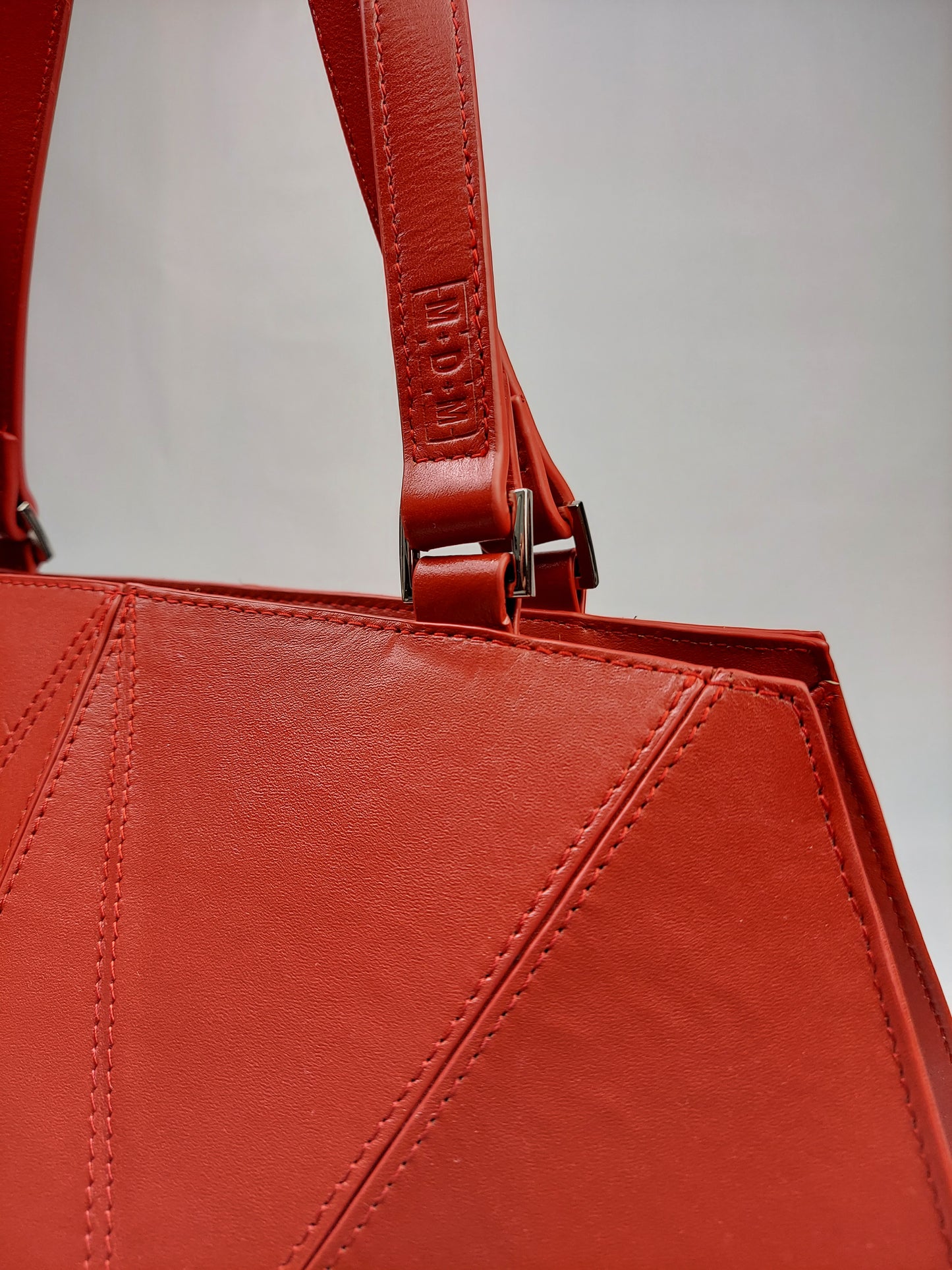 red shoulder handbag collection