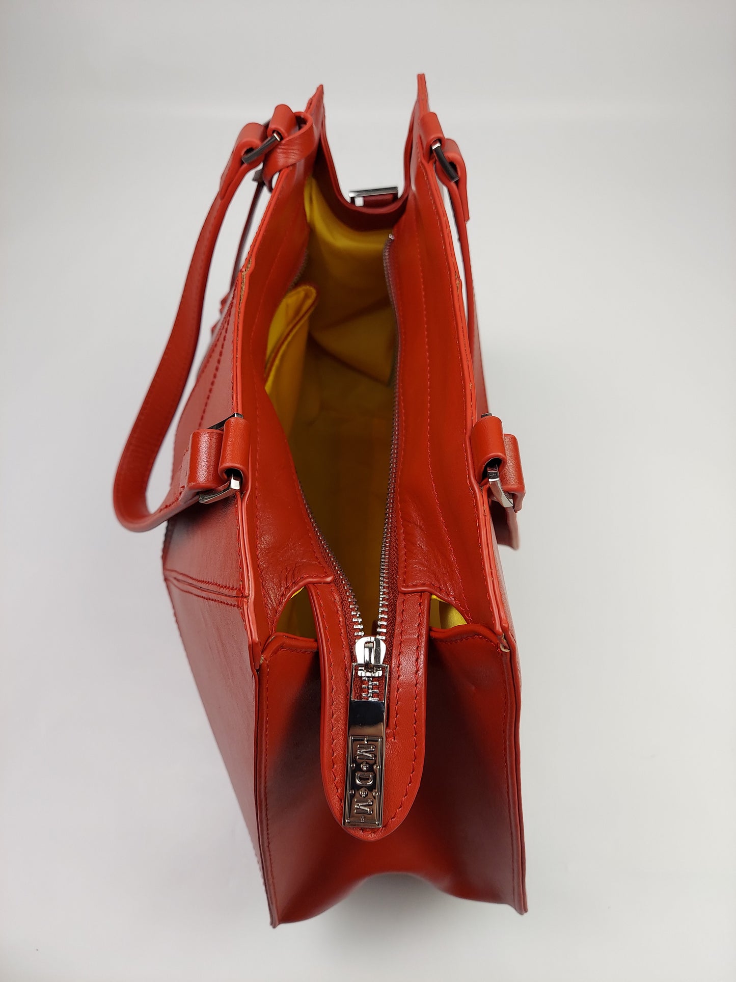 red shoulder handbag collection